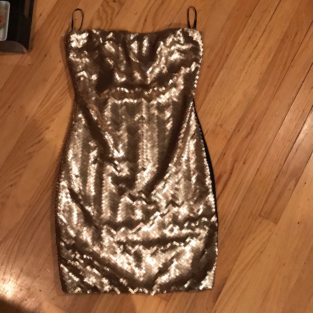 Nikibiki strapless dress